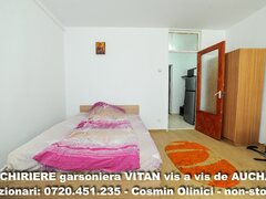 Vitan, vis a vis de Auchan